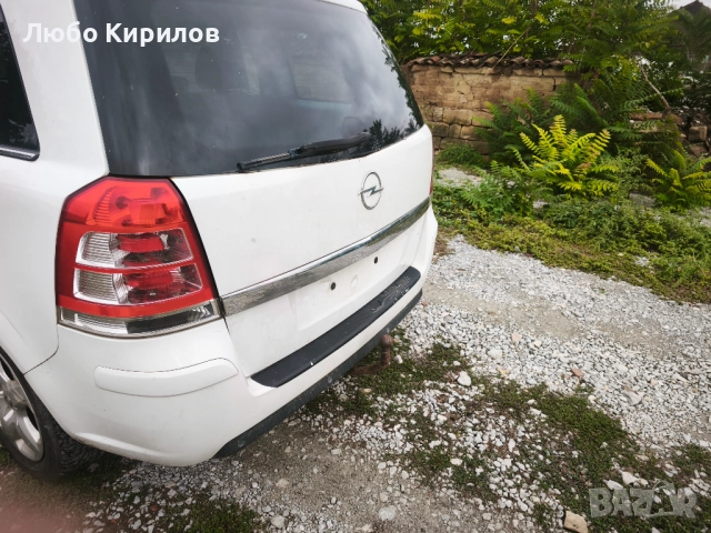 На части Opel Zafira B 1,8 Бензин, снимка 7 - Автомобили и джипове - 52433370