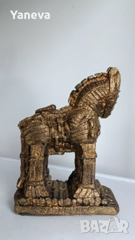 Троянски кон, умален модел на коня, използван във филма "Троя" , снимка 3 - Статуетки - 53344475
