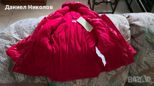 Детско червено яке с качулка United Colors of Benetton, снимка 2 - Детски якета и елеци - 51959308