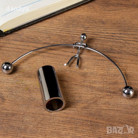 1282 Антистрес махало с форма на щангист подарък офис играчка, снимка 4 - Декорация за дома - 27273222