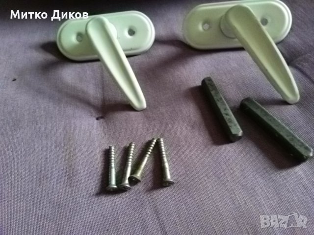 Г-образна дръжка за прозорец метал 80х35мм с квадрат 8 мм и крепежи, снимка 4 - Дограми - 35173499