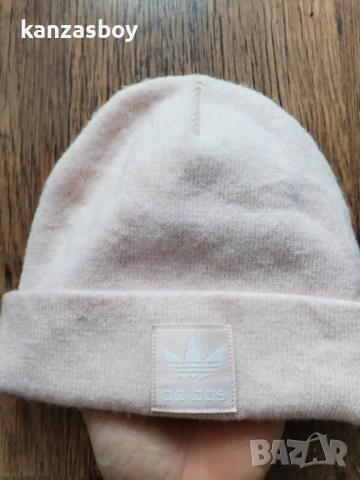 adidas Logo Beanie - страхотна зимна шапка КАТО НОВА, снимка 5 - Шапки - 52639014