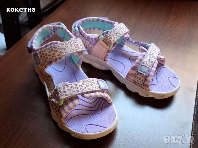 Светещи сандали + подарък nike, снимка 2 - Детски сандали и чехли - 51765705