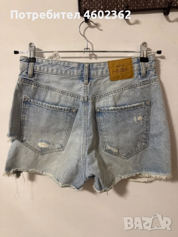 Шорти Stradivarius , снимка 2 - Къси панталони и бермуди - 51801934