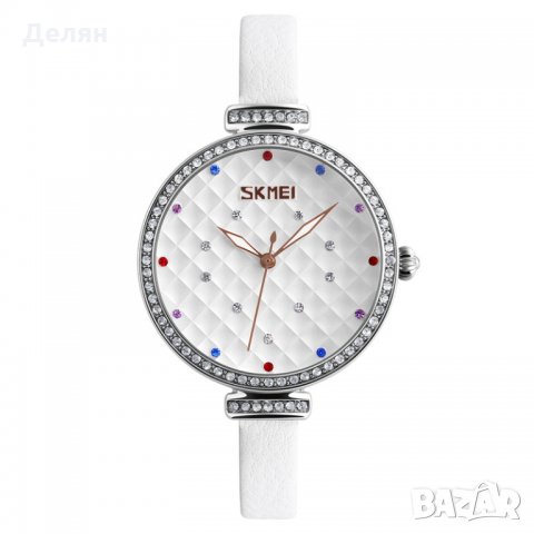Дамски кварцов часовник, бял с кристалчета, снимка 1 - Дамски - 27940256