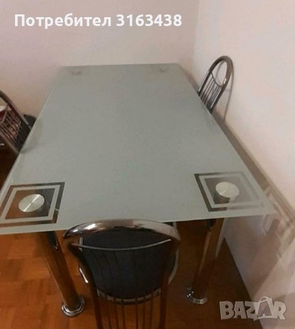 Трапезна голяма стъклена маса