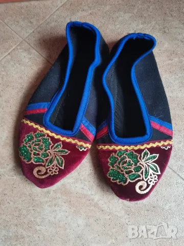 Родопски терлици 36 номер , снимка 2 - Антикварни и старинни предмети - 50413321