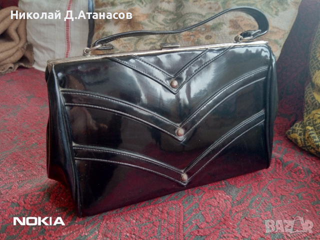 Продавам кожена дамска чанта (лакирана), снимка 1 - Чанти - 36377285