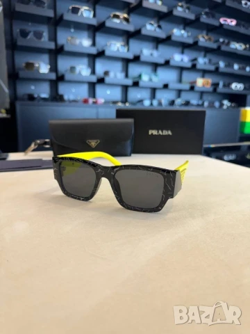 очила с калъф prada chanel , снимка 7 - Слънчеви и диоптрични очила - 50574948