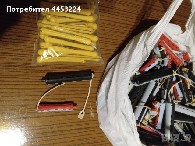 Стойка за фризьорски четки и ролки за коса-различни видове и размери , снимка 3 - Фризьорски принадлежности - 51881094