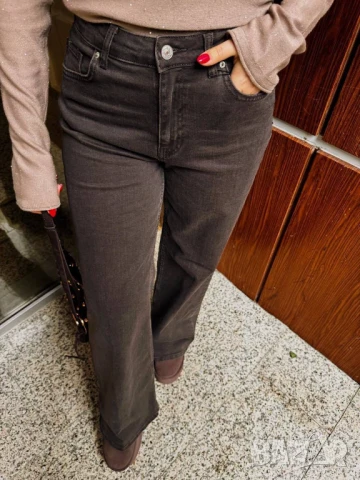 Кафяви дънки 