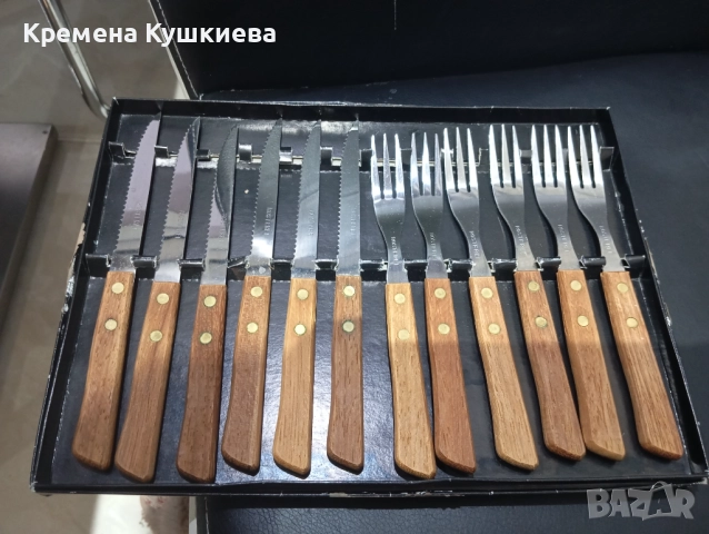 Стар комплект вилици с ножове 