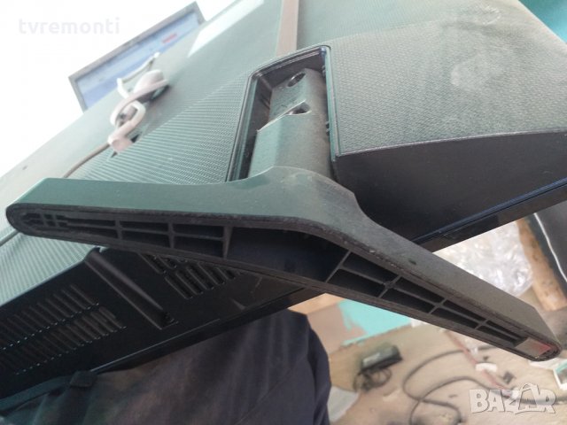 TV стойка SAMSUNG модел UE40J5000, снимка 2 - Стойки, 3D очила, аксесоари - 28138195