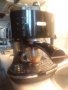 Кафе машина Делонги с ръкохватка с крема диск, работи отлично и прави хубаво кафе с каймак , снимка 1 - Кафемашини - 35043882