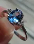 НОВ Сребърен марков пръстен с прекрасен голям син циркон и 6 прозрачни, снимка 1