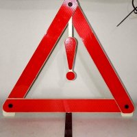 Светлоотразителен авариен триъгълник, снимка 1 - Аксесоари и консумативи - 35451202