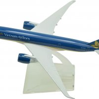 Еърбъс 350 самолет модел макет Виетнам метален A350 пътнически лайнер летище, снимка 5 - Колекции - 28114595