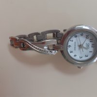 Дамски часовник Q&Q- кварцов,работещ, снимка 3 - Дамски - 37748266