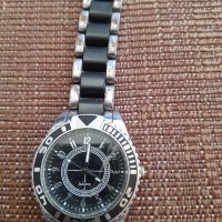 Кварцов часовник, снимка 2 - Други ценни предмети - 35559157