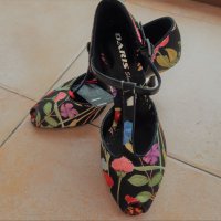 Обувки ЕСТЕСТВЕНА Кожа с Красив цветен Принт на цветя!НОВИ с Етикет! №36, снимка 2 - Дамски обувки на ток - 35523777