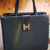 Дамска чанта тип куфарче , снимка 1 - Чанти - 39805242