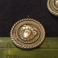 Две метални копчета много красиви маркови 12698 , снимка 6 - Антикварни и старинни предмети - 43267086