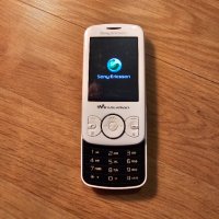 плъзгащ телефон, телефон слайд с копчета sony ericsson W100i, сони ериксон Т303 - 2010г. - работещ., снимка 1 - Sony Ericsson - 43901246