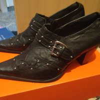 Обувки номер 39, снимка 1 - Дамски обувки на ток - 26515235