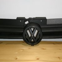 Решетка Volkswagen Golf IV, снимка 1 - Части - 37079478