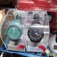 Продавам елегантни спортни часовници, снимка 1 - Луксозни - 43718224