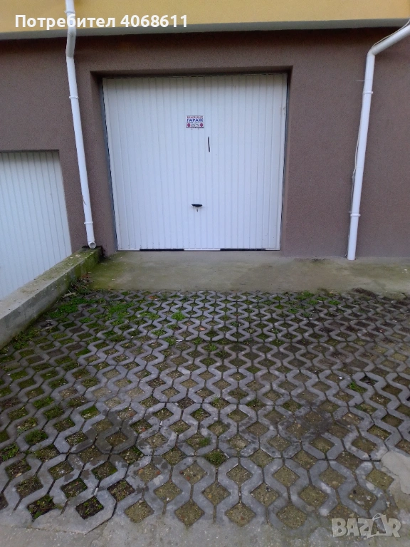Дава под Наем ГАРАЖ с възможност за паркиране на два автомобила, снимка 1