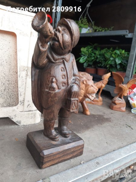 Дървена статуя на вестоносец, снимка 1