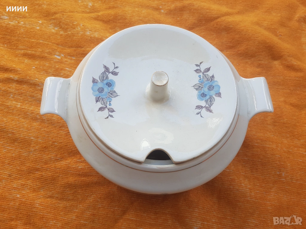 Порцеланов ретро супник с капак, снимка 1