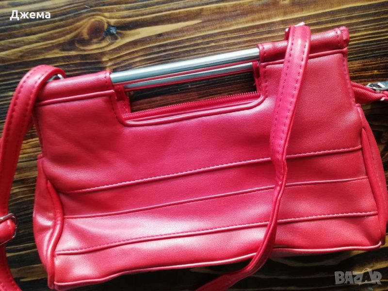 Червена дамска чанта , снимка 1