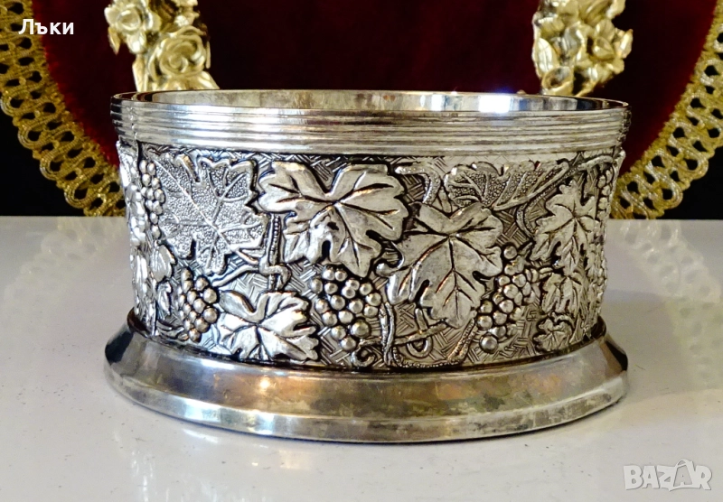 Посребрена поставка за бутилка,купа,бижутерка. , снимка 1