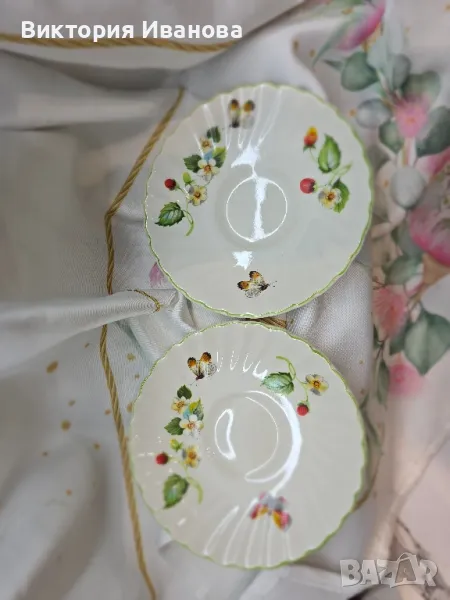 Винтидж порцеланови чинийки Old Foley  на James Kent серия "Strawberry", снимка 1