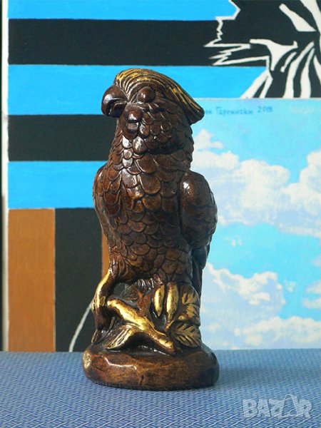 Продавам красива стара статуетка, папагал., снимка 1