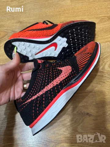 Оригинални олекотени маратонки Flyknit Racer! 45 н, снимка 3 - Маратонки - 48868837