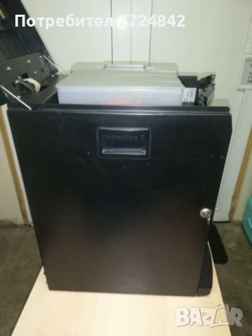 Продавам  кафемашина за инстантно - Rhea Mini, снимка 3 - Кафе машини - 51424228