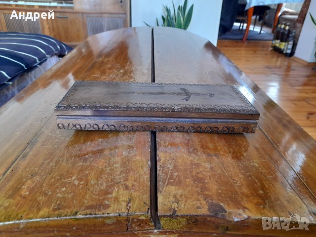 Стара кутия от сувенирен меч Szczerbiec