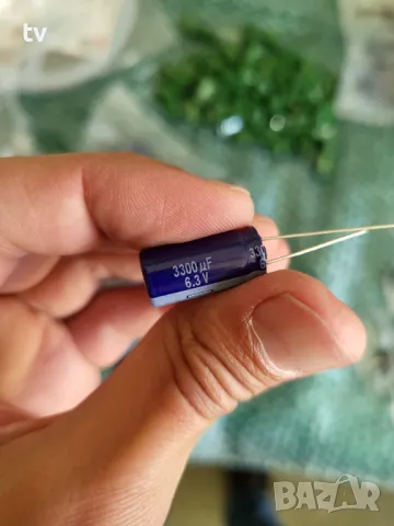 Електролитен кондензатор Панасоник Panasonic 3300µF, 6.3V, 10x20мм - 10 броя=5лв.