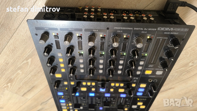 Behringer DDM4000 32-битов цифров DJ миксер , снимка 2 - Други - 53587695