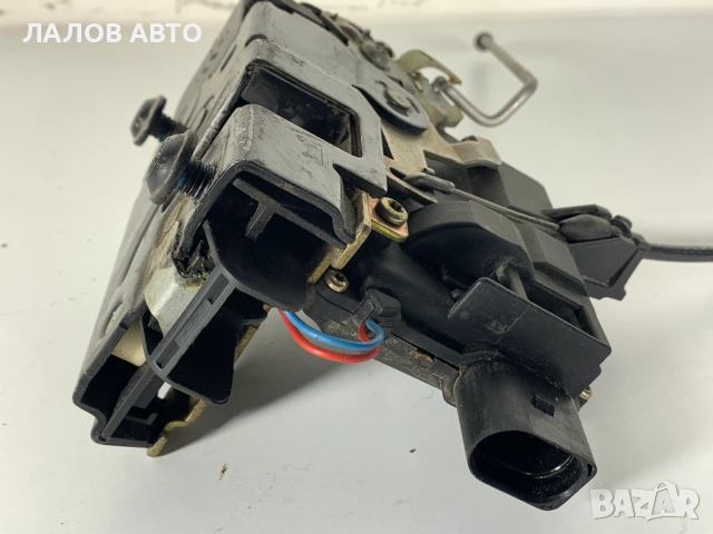 Предна лява брава Шкода Октавия Predna lqva brava Skoda Octavia , снимка 3 - Части - 52537664