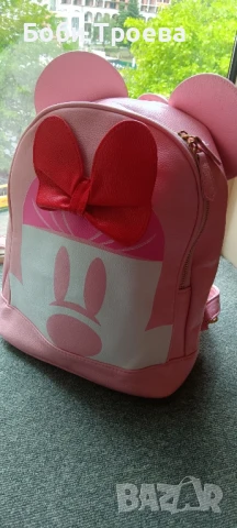 Симпатична Дамска раница от еко кожа, голяма розова с червена панделка, снимка 3 - Чанти - 50488731