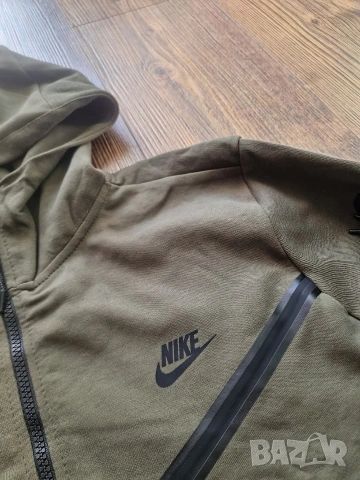 Страхотен мъжки спортен екип NIKE размер M и L, снимка 4 - Спортни дрехи, екипи - 53451358