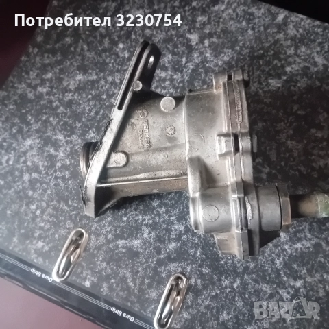 Вакум помпа ауди а6 ц4 2.5, снимка 2 - Части - 52317368