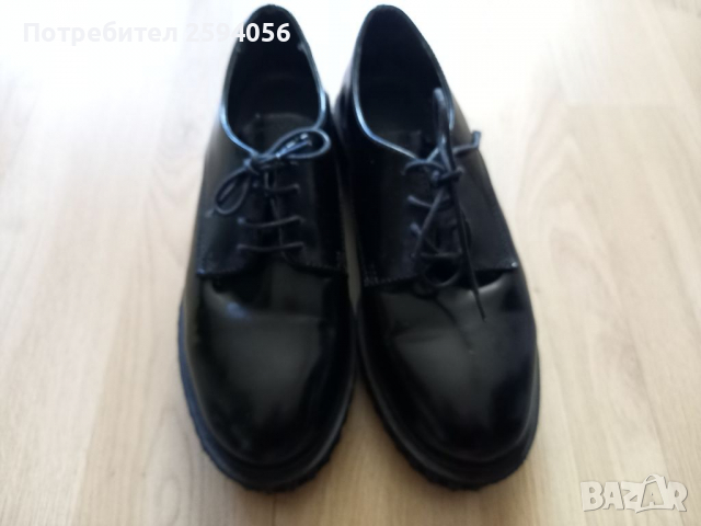 Черни дамски,естествена кожа, италиански обувки, снимка 1 - Дамски ежедневни обувки - 36387928