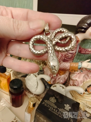 Масивна авторска сребърна висулка духано сребро , снимка 3 - Колиета, медальони, синджири - 53238879