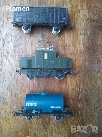 Стари оригинални германски локомотив с два вагона, снимка 2 - Колекции - 38954380