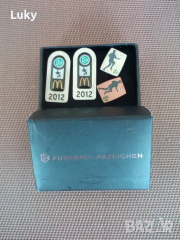 Интересна колекционерска антика.Обявената цена е за всичките.